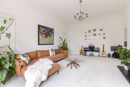 An immaculately presented and newly refurbished four-bedroom family home over the first and second floors of a semi-detached stone built villa with remarkable views to the Pentland Hills. - Photo 4