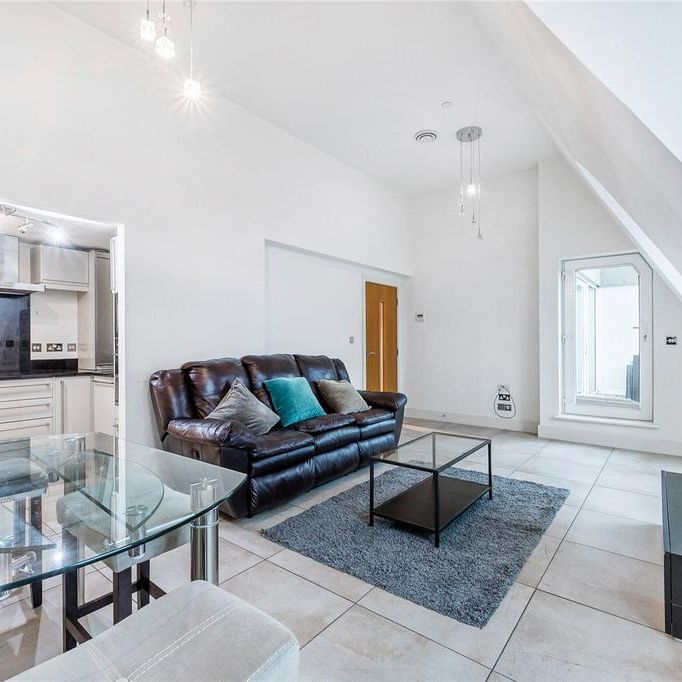 3 bedroom penthouse to rent - Photo 1