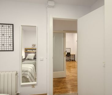 Carrer de Balmes, Barcelona, Catalonia 08006 - Photo 5