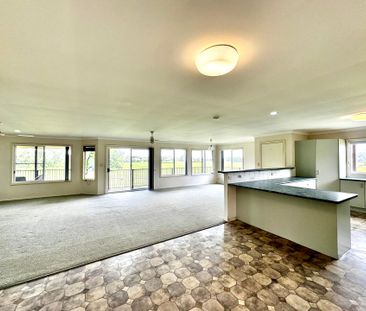 Charming Rural Farmhouse - Photo 6