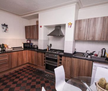 2 bedroom terraced house to rent - Photo 3