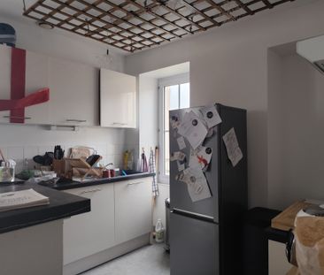 Location Appartement 2 pièces 46m² SABLE SUR SARTHE 72300 - Photo 3