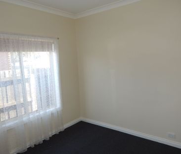 1/6 Carrington Street, - Photo 3