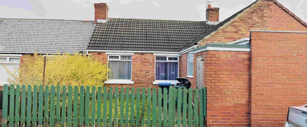 3 bedroom terraced house to rent - Photo 1