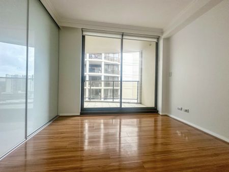 Conveniently Located Modern Unit! - Photo 2