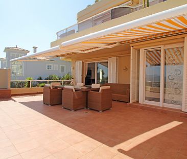 Elegant apartment with stunning sea views in Nova Santa Ponsa - Photo 4