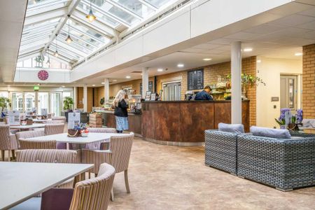 2 bedroom retirement property to rent - Photo 5