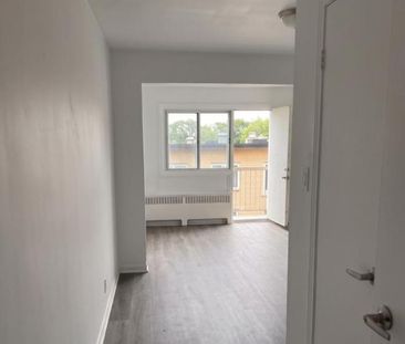 1 CH - 1 SDB - Montréal - $1,099 /mo - Photo 3