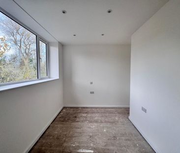 2 bed Flat for Rent - Photo 5
