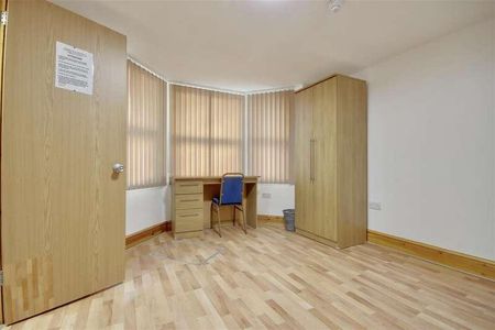 Sandringham Apartments, Osborne Road, Southsea, PO5 - Photo 3