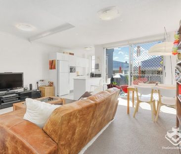 *Secure Building *Room For Rent* 1x Bed 1x Bath - Photo 2