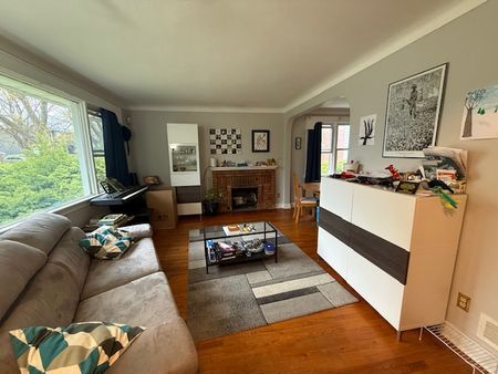 160 Mountbatten Avenue - Photo 3