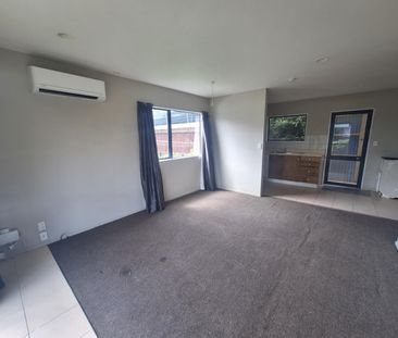 Two weeks rent free - Three Bedroom Home - Photo 2