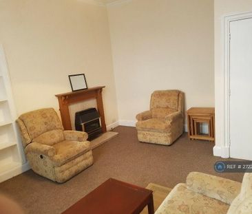 3 bedroom flat to rent - Photo 2