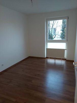 4-Zimmer-Wohnung mit Loggia in Seenähe - Photo 1