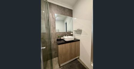 Energy-Efficient Home with A/C, Solar & Battery in Top School Zones - Oberthur Primary & Willetton SHS - Photo 3