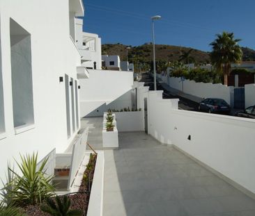 Modern three bedroom detached villa for winter rent situated in Nerja - Photo 4