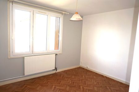 Location Appartement 2 pièces 52m² PARAY LE MONIAL 71600 - Photo 3