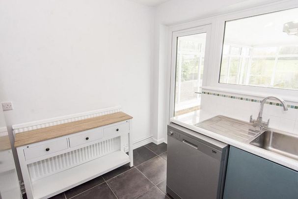 2 bedroom semi-detached bungalow to rent - Photo 1