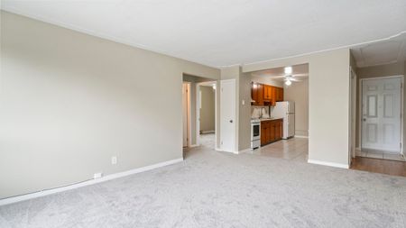 For Lease - 994 Colborne Street, Brantford, Ontario - Photo 2