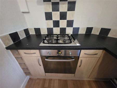 Leeds Road, Dewsbury, West Yorkshire, WF12 - Photo 4