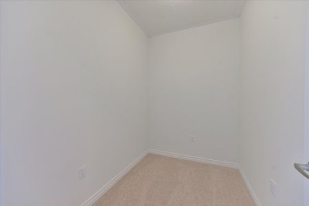 For Lease - 74 Tipp Drive, Richmond Hill, Ontario - Photo 2