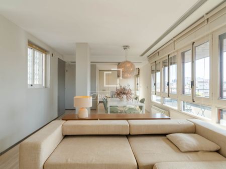 Excellent 1 Bedroom penthouse for rent in El Carmen, Valencia - Photo 2