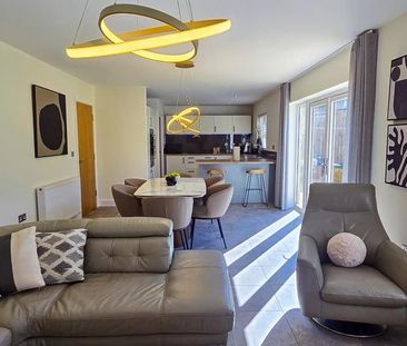 5 bedroom detached house to rent - Photo 4