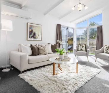 Spacious 4-Bedroom Family Home with Rumpus - Photo 4