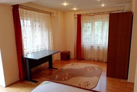 Unirii matei basarab parfumului - Fotografie 2