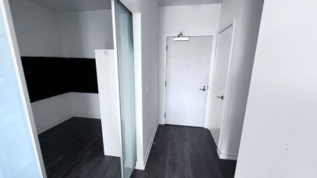 For Lease - 203 College Street Unit# 612, Toronto, Ontario - Photo 3