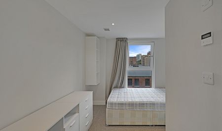 Beautiful 3-Bedroom, 3-Bathroom City Centre Apartment Near Hallam University - Photo 2