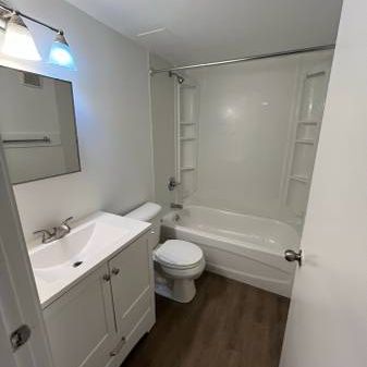 Ground Floor 2 Bedroom in Squamish! - Photo 4