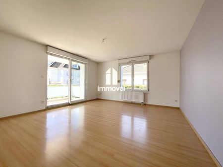 Location Appartement 4 pièces 87m² ILLKIRCH GRAFFENSTADEN 67400 - Photo 2