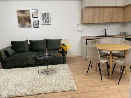 Închiriază Apartament 3 camere Strada Frunzișului - Fotografie 3