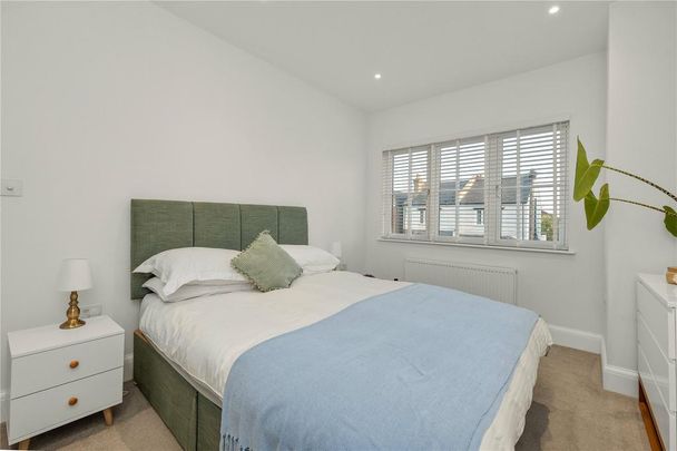 4 bedroom semi-detached house to rent - Photo 1