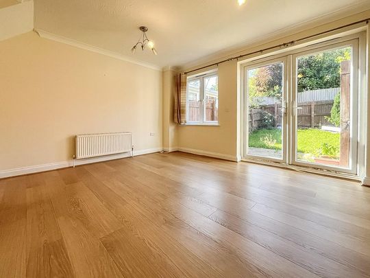 2 bedroom end of terrace house to rent - Photo 1