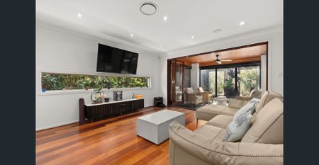 LUXURY LIVING IN A TRANQUIL SETTING - Photo 4