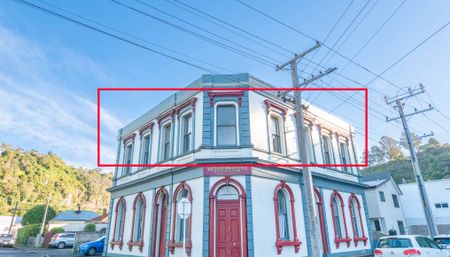 6 Bedroom Flat - New Addition Double Glazing for 2026 !! - Photo 5