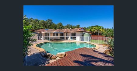 Large Family Home In the Heart of Parkwood - Photo 2