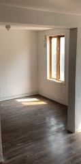 Près Metro 3 1/2 Cour Triplex EntréePrivée Tout Inclus Chauffé EauCh WIFI 4électros 1360$ poss.2Chambres&Pièce Salon-Cuisine Propriétaire-occupant - Photo 1