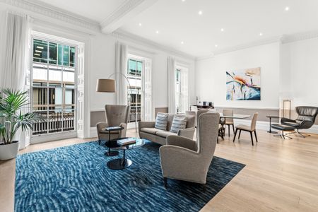 Handsome Lateral Flat in a Coveted Mayfair Development - Photo 2