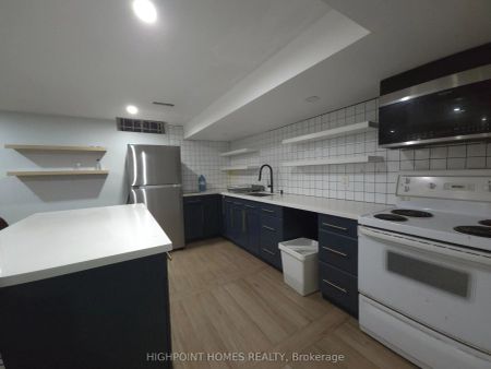 7 Karen Ann Crescent #Lower - Photo 2