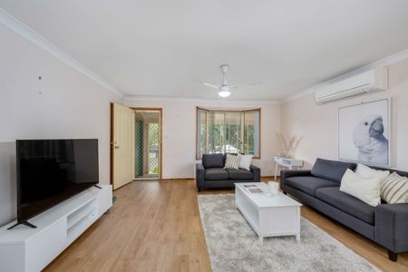 Spacious 3-Bedroom Duplex in Leafy Mt Hutton Location - Photo 5