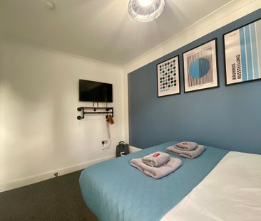 3 bedroom Semi-Detached House to let - Photo 5