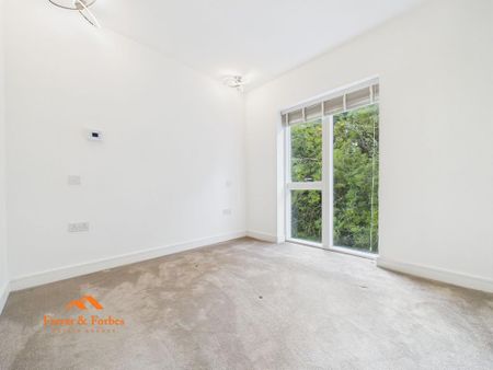 4 bedroom detached house to rent - Photo 3