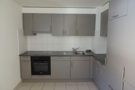 Rue de l'Eclair 14 - apartment 2nd floor East - Photo 3