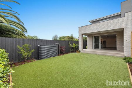 BRAND NEW LUXURIOUSLY APPOINTED 4BEDROOM HOME - Photo 5