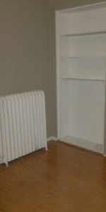 Renovated Spacious 3 bedroom on Dundas Street West - Photo 4