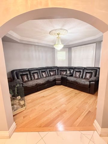 For Lease - 46 Bobolink Avenue Unit# Main Floor, Toronto, Ontario - Photo 2